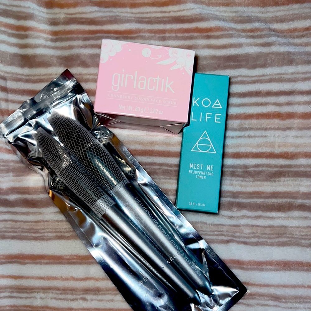FACIAL PRODUCTS BRAND NEW NEVER OPENED OR ATTEMPTED TO OPEN